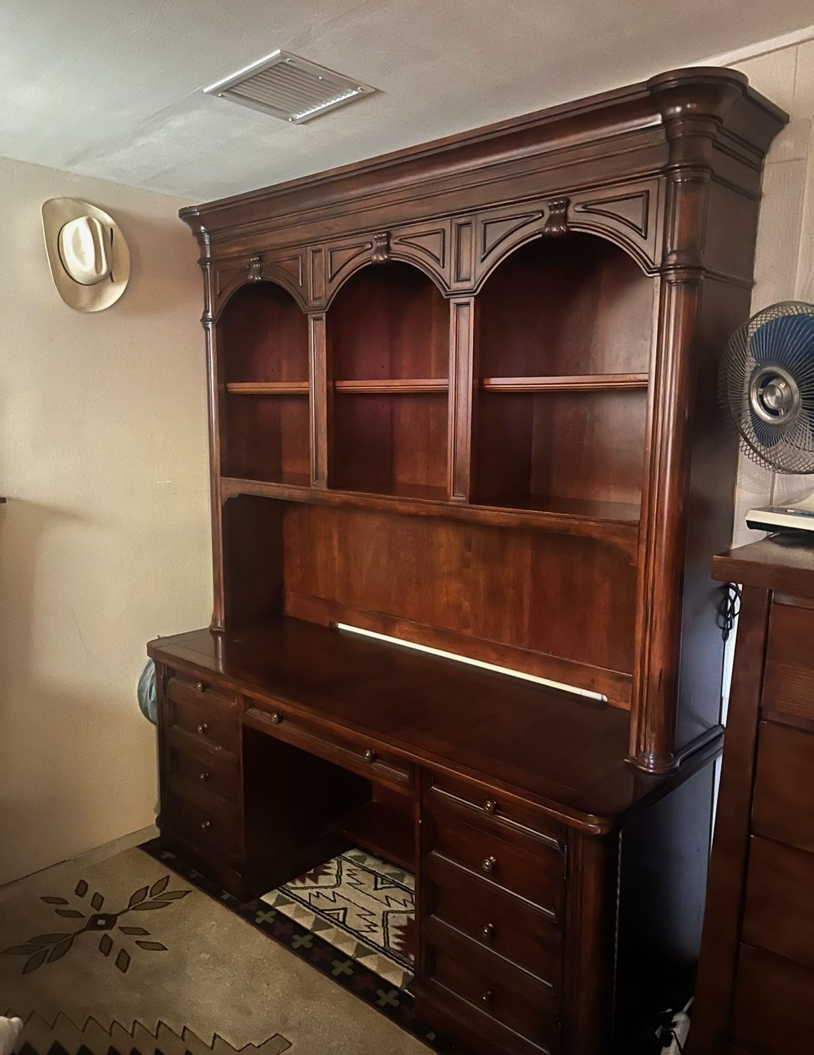 Desk And Hutch