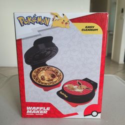 Uncanny Brands Nintendo Pokemon Eevee Waffle Maker