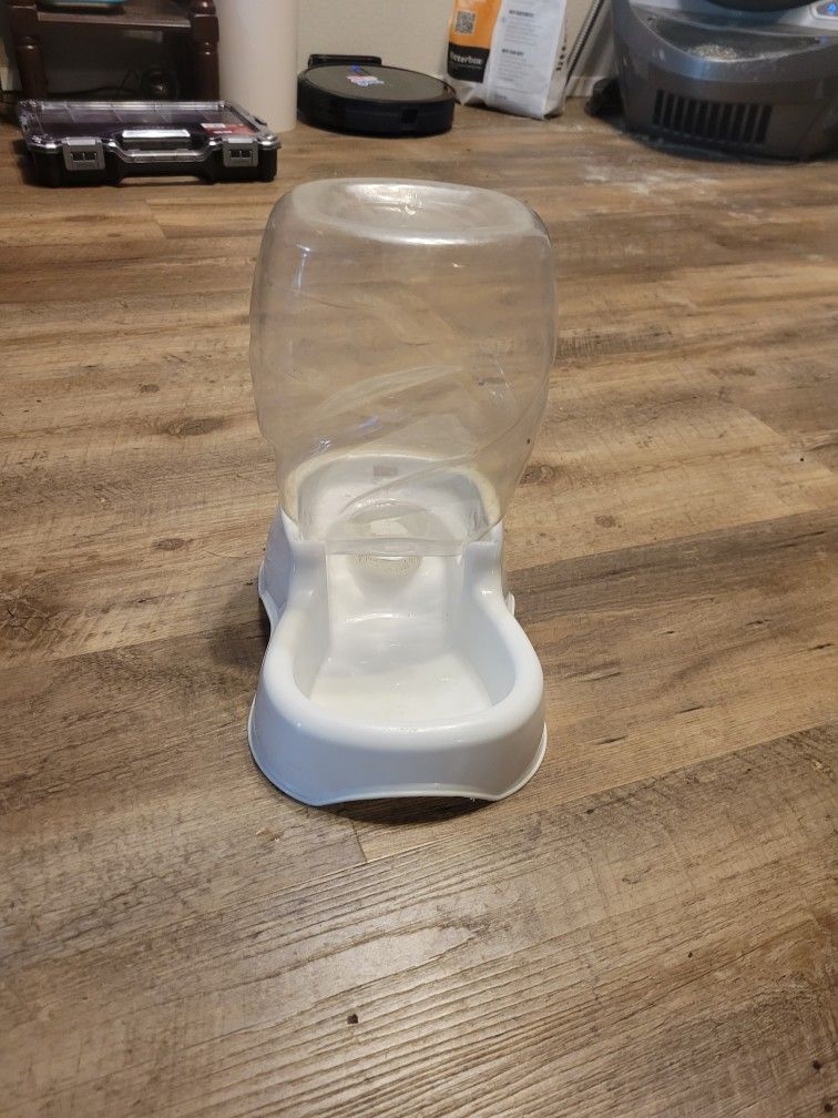 Automatic Water Dispenser For Pets