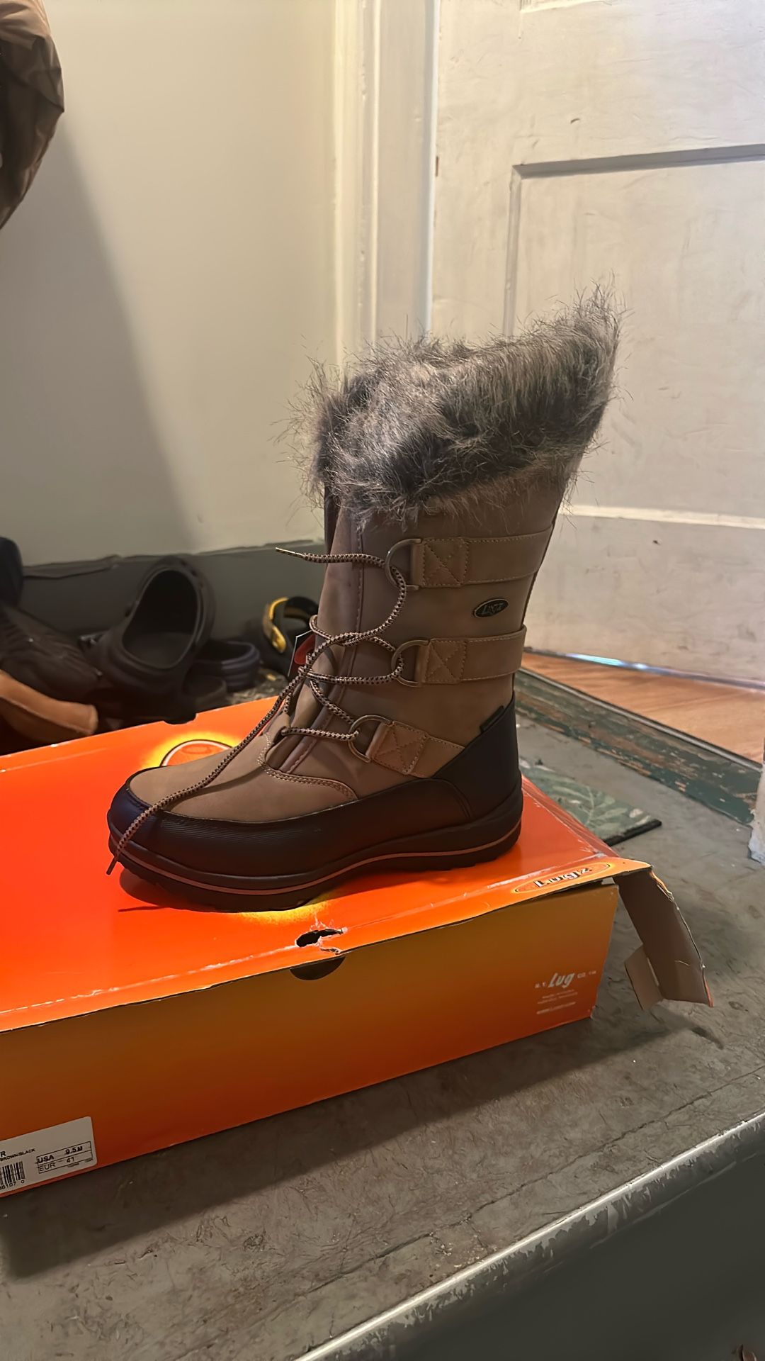 Woman’s Lugz Boot
