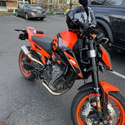 KTM Duke 890 GP Motorcycle 