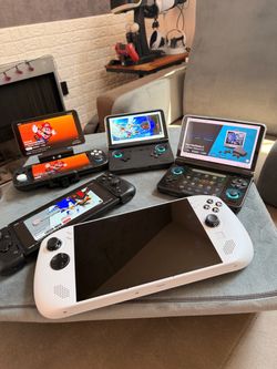 RETRO GAMING HANDHELD COLLECTION  S.E.R.V.I.C.E – LOAD & READY TO PLAY!