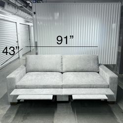 Brand New Henredon Skye Sofa with 2 Power Footrests