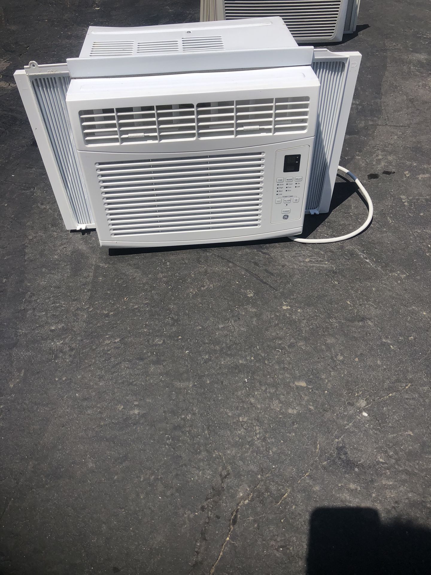 Very Good Condition GE Air Conditioner