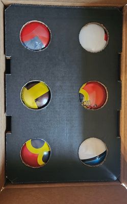 6 Pokemon Pokeballs G25 (18 Booster Packs)