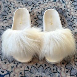 White Fur Slippers 6 1/2 Size 