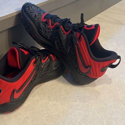 Kevin Durant Nikes Size 9