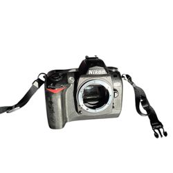 Nikon D-70 Digital camera 18-70mm AF-S Nikkor lens - BLACK 
