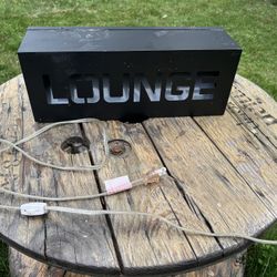 “lounge” Sign 