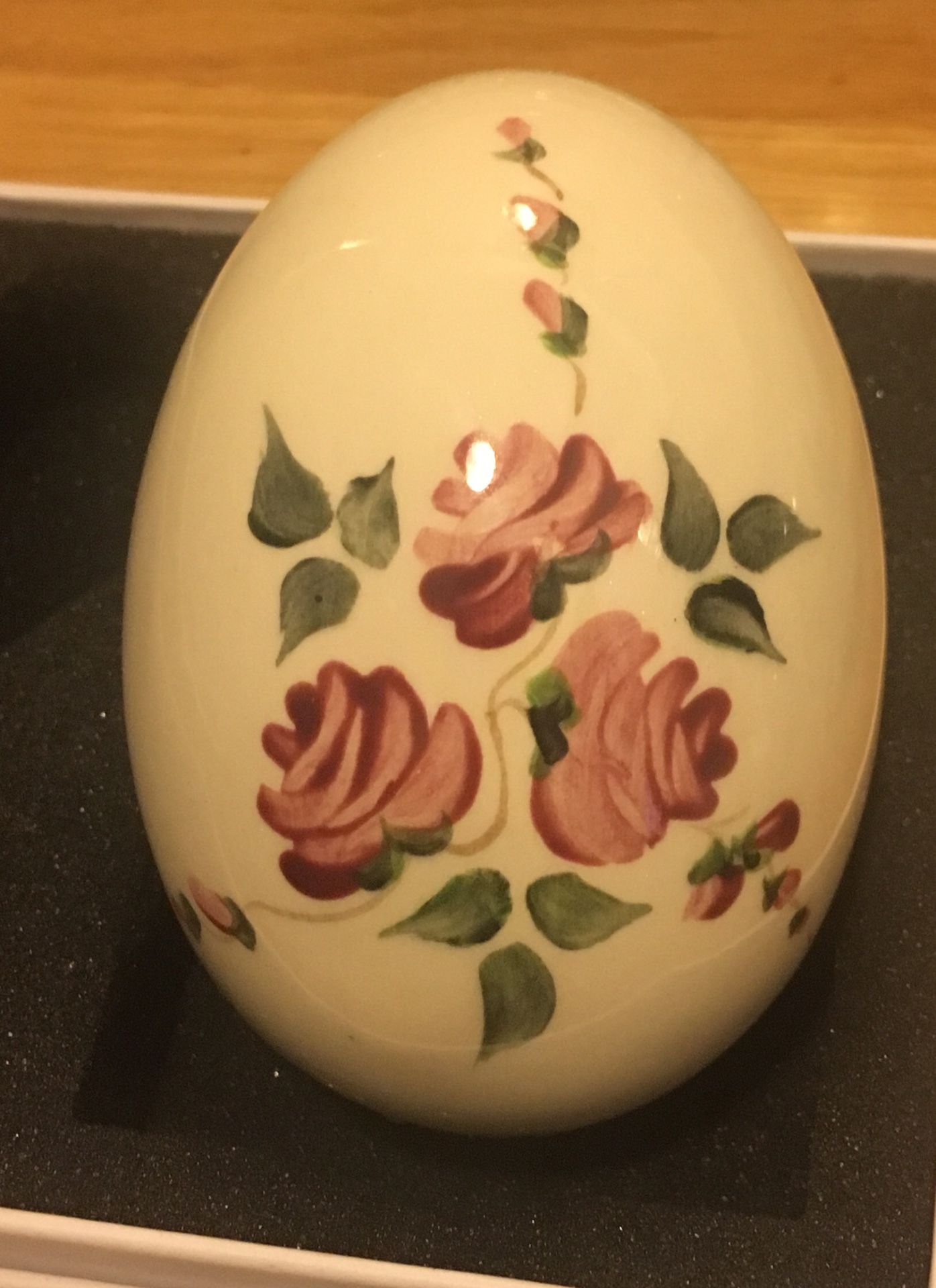 Collector ceramic/porcelain egg