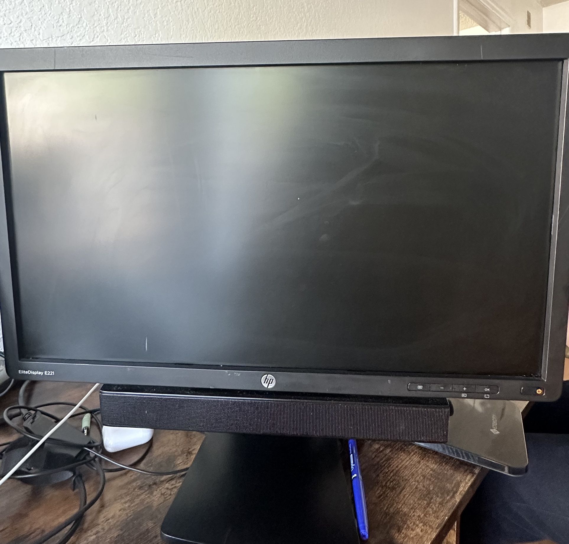 4k Port Monitor 24” Display