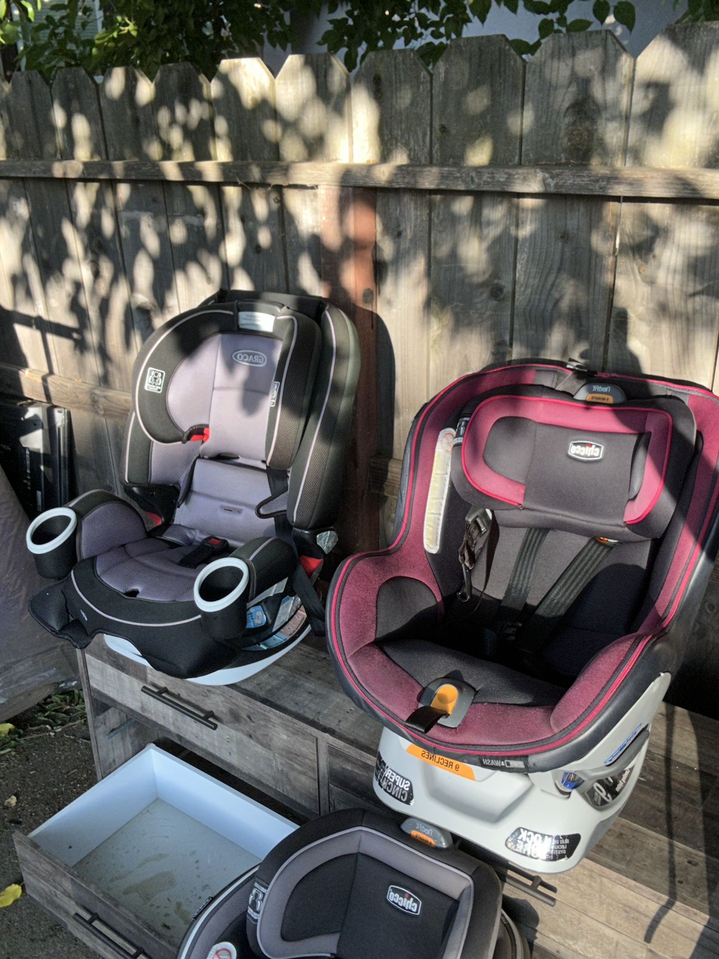 Chicco NextFit Zip Convertible Car Seat w/ Cup Holder