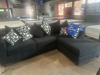 🛋️🔥 NEW BLACK PLUSH SECTIONAL — IN STOCK & GOING FAST 🔥