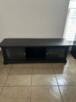 Short tv stand