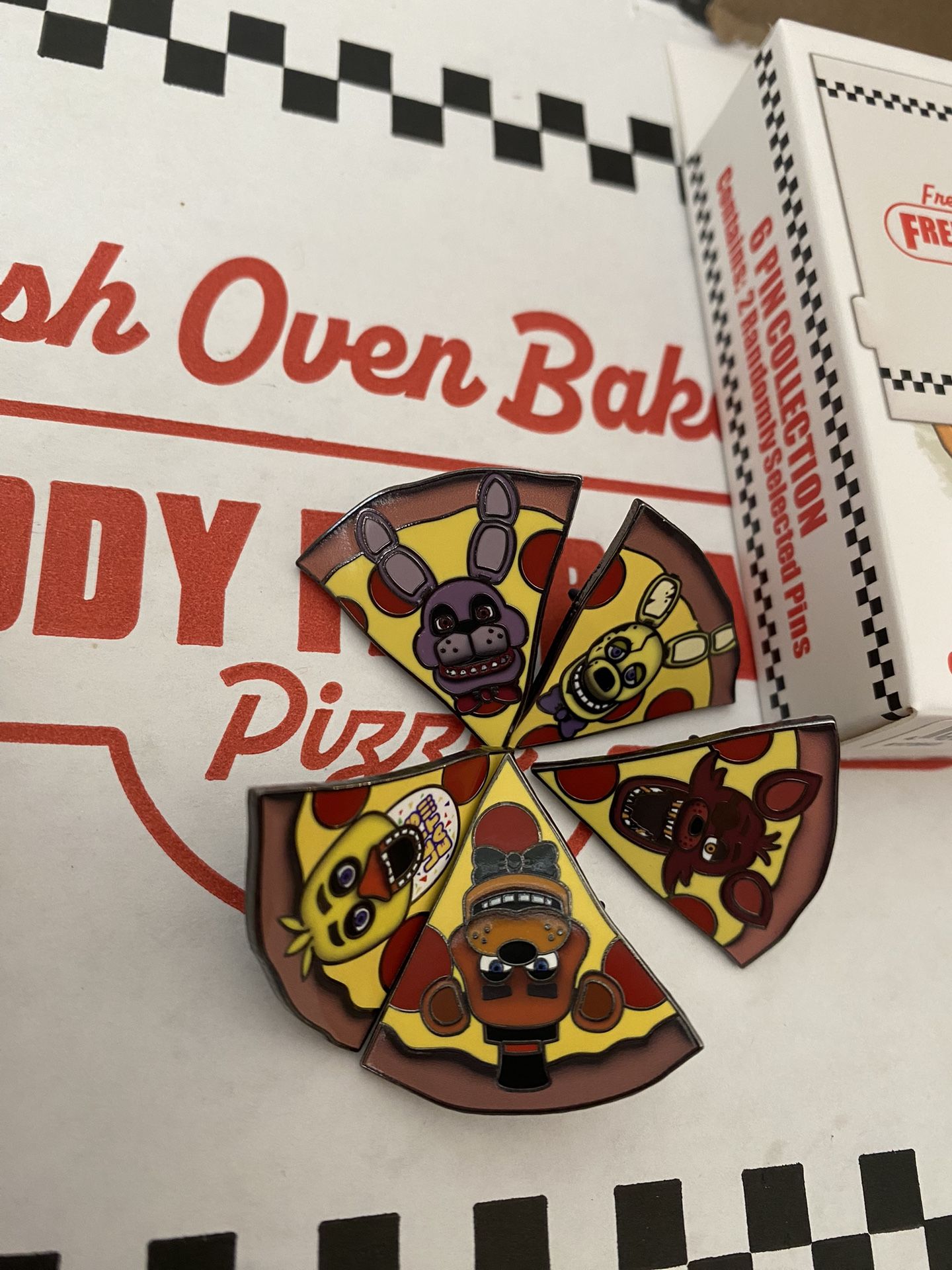 Universal Studios Five Nights At Freddy’s Pins🍕