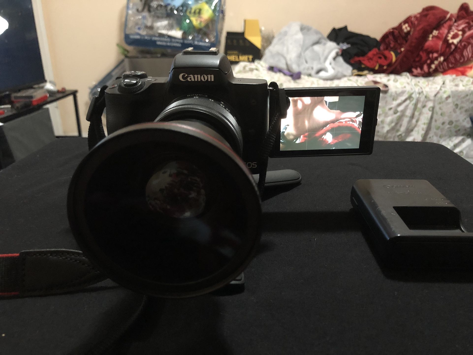 Canon EOS M50 Mark II 450$ Firm