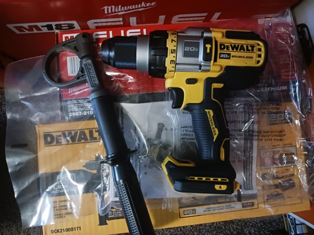 DEWALT 20V FLEXVOLT 3 SPEED HAMMER DRILL