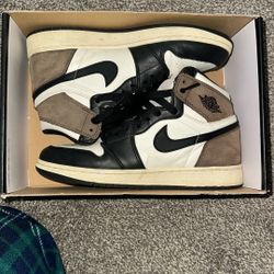 Air Jordan 1 (Mocha) Size 7