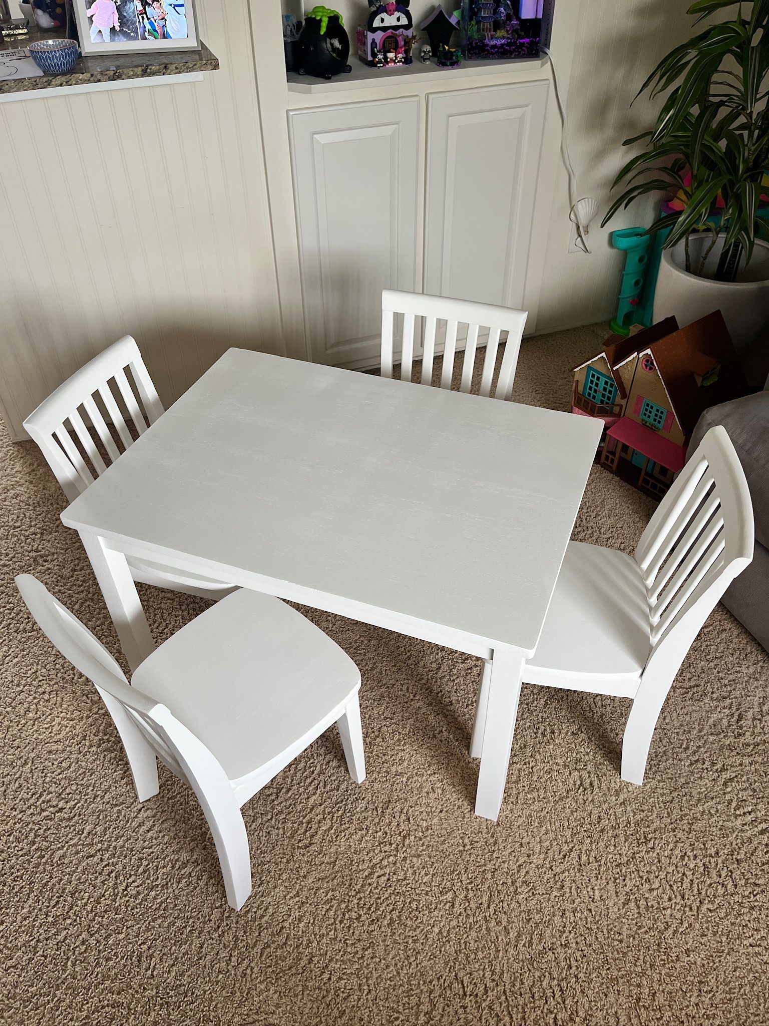 Pottery Barn Kids Carolina Table and 4 Chairs