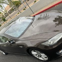 2014 Tesla Model S85 