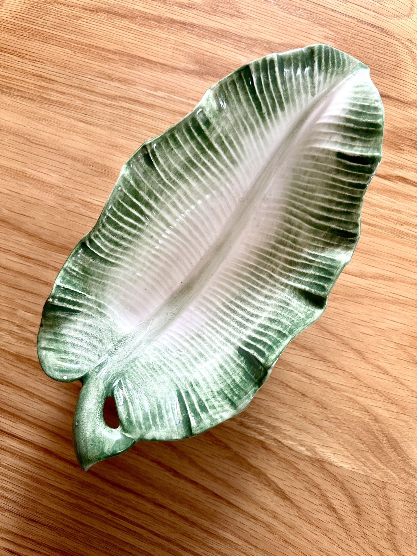 Vintage Green Leaf-Shaped Ceramic Bowl / Catchall