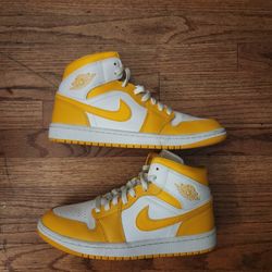 Jordan 1 Mid White University Yellow