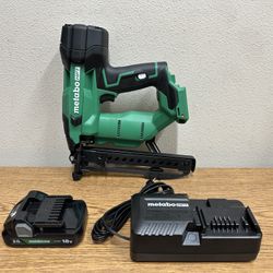 Metabo HPT N1804DAM MultiVolt 18 -Gauge 1/4-in Narrow crown Finish Stapler Kit