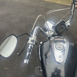 2005 Suzuki Boulevard