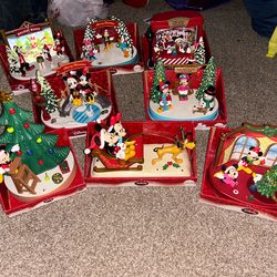 This item is a RUMinnie, Mickey  Holiday Magic motion lighted Christmas scene.   🟢BUY 1 OR BUY ALL🟢