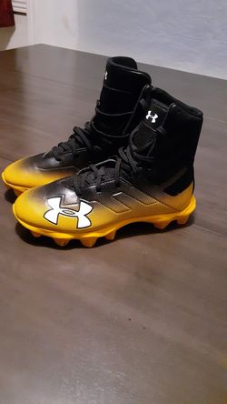 Under armour cleats size 4 y