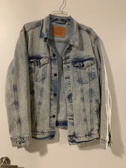 Levi’s blue jean jacket LARGE