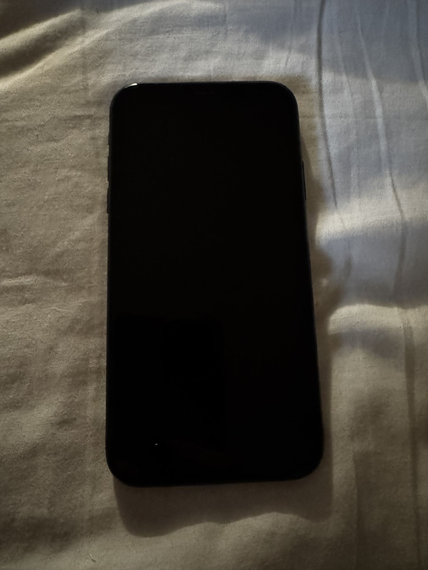 iPhone 11 Unlocked/NOT carrier Locked!