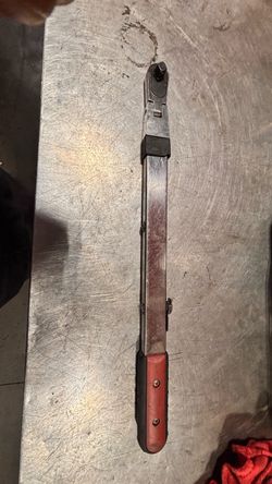 Torque wrench snap on