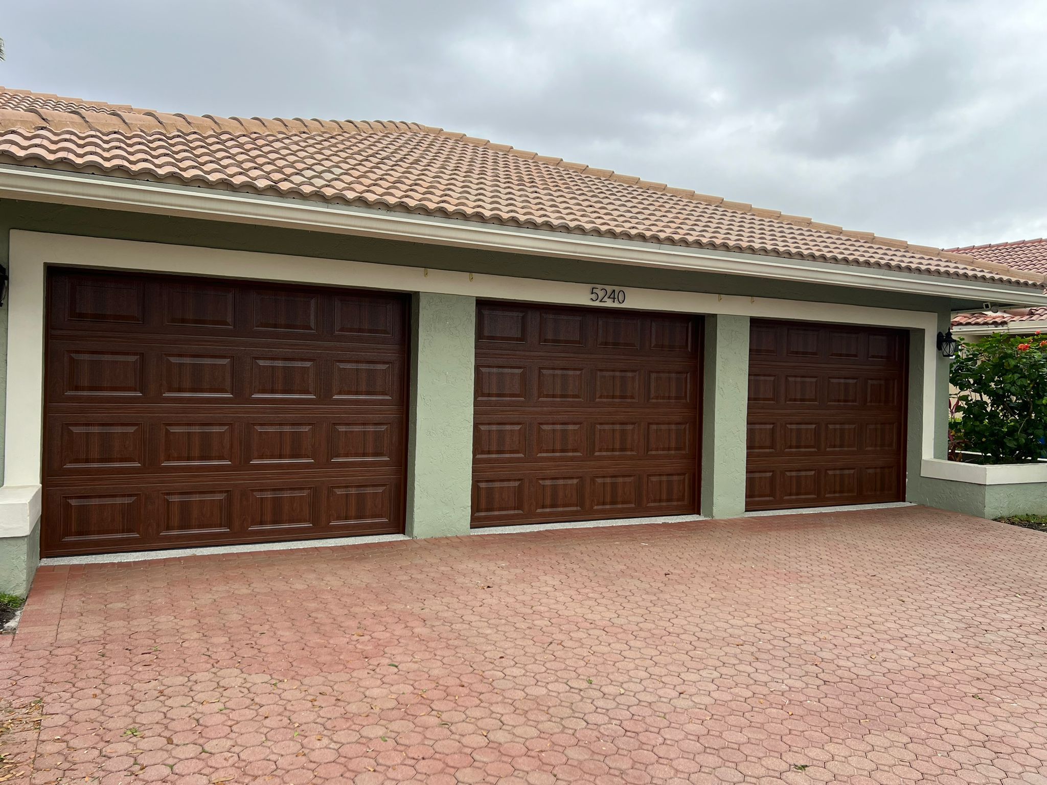 Wood Grain 8X7 Garage Door - Free Install Now - Brand New! Hurricane Rated. Walnut / Mahagony / Gray