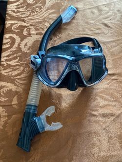 Mares Snorkel Mask and Snorkel Set Adult Size Small $10
