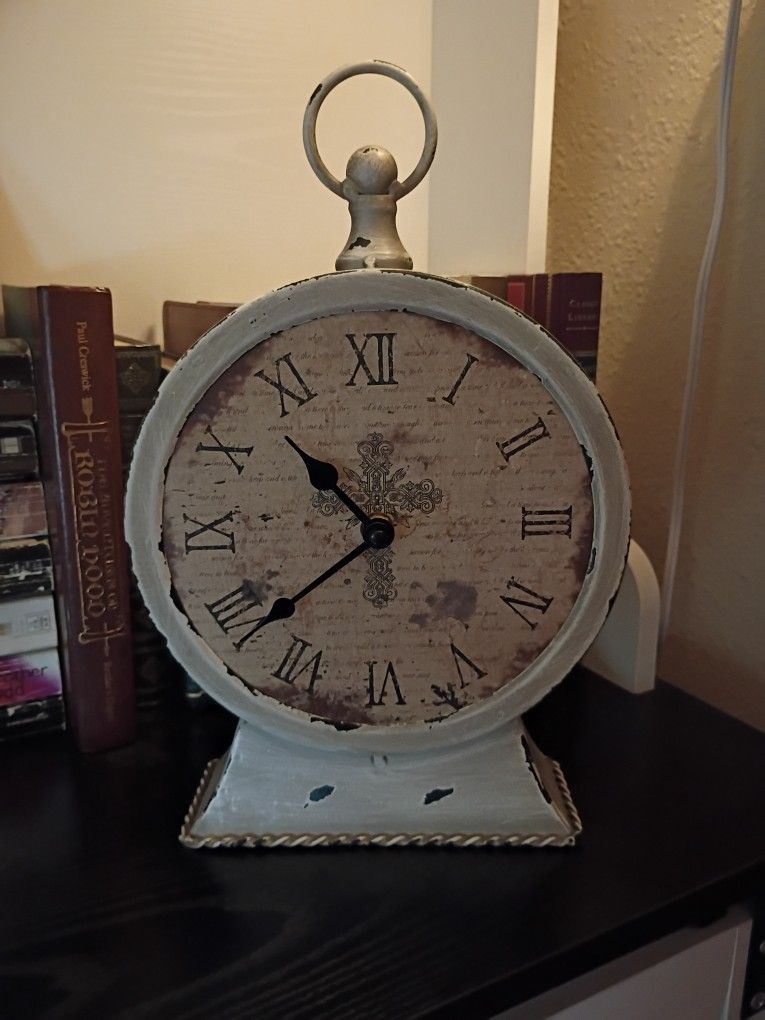 Rustic Antique Farmhouse Style Clock