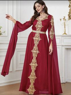Women's Extra Long Sleeve Fashionable Beaded Embroidered Dress With Belt