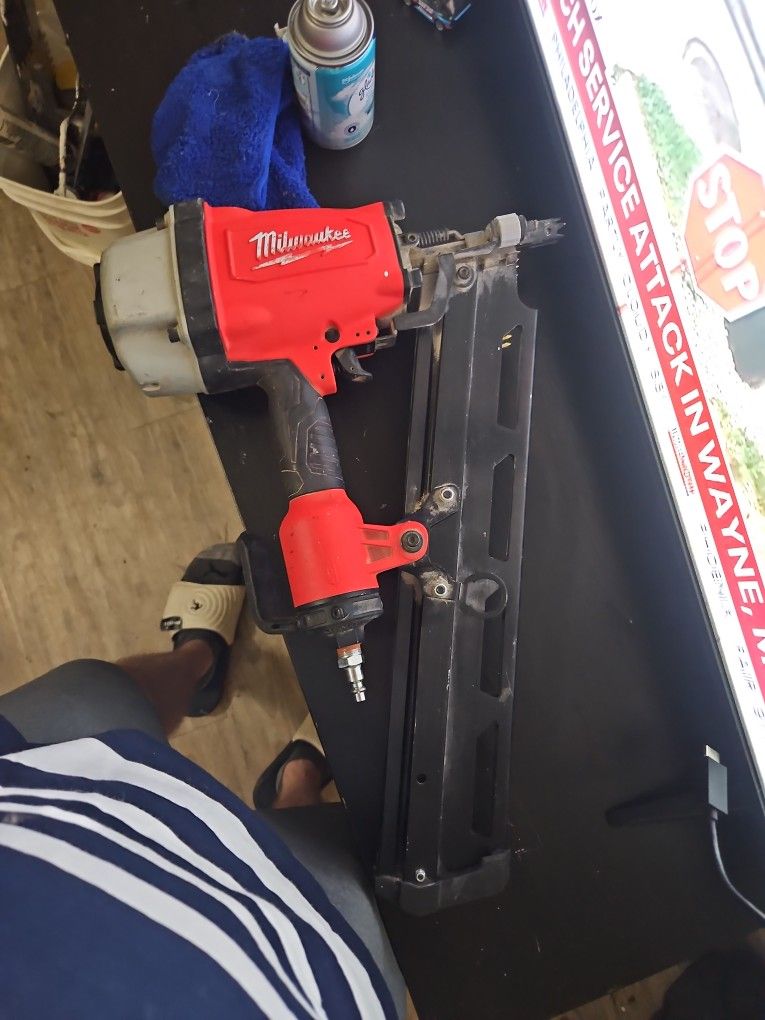 Milwaukee Framing Nail Gun