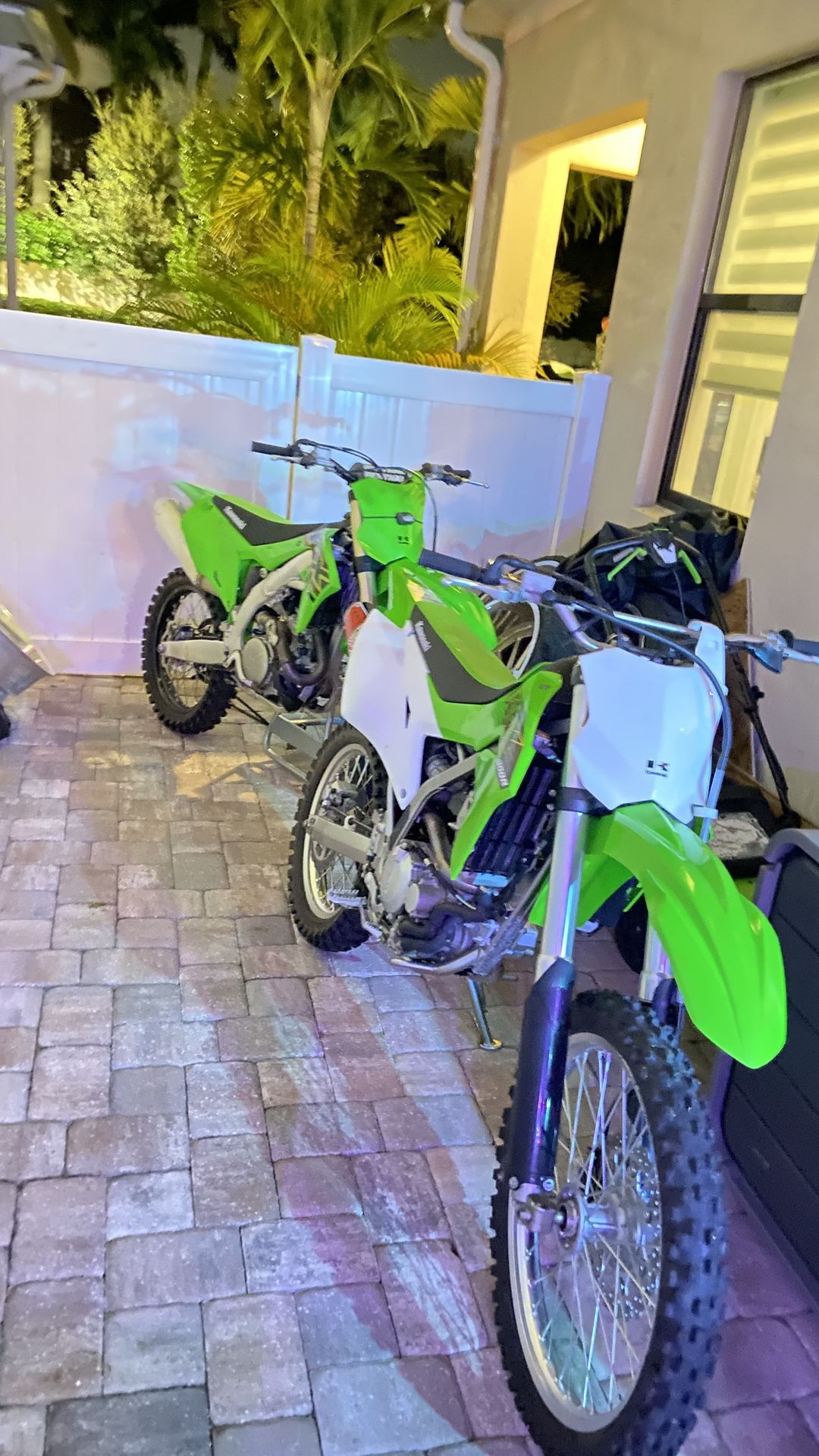 2023 and a 450 also Kawasaki klx 350 and a kxs 450 too Racing dirt bike