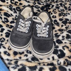 black toddler 7.0 vans