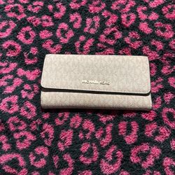 Michael Kors Wallet Tri Fold 