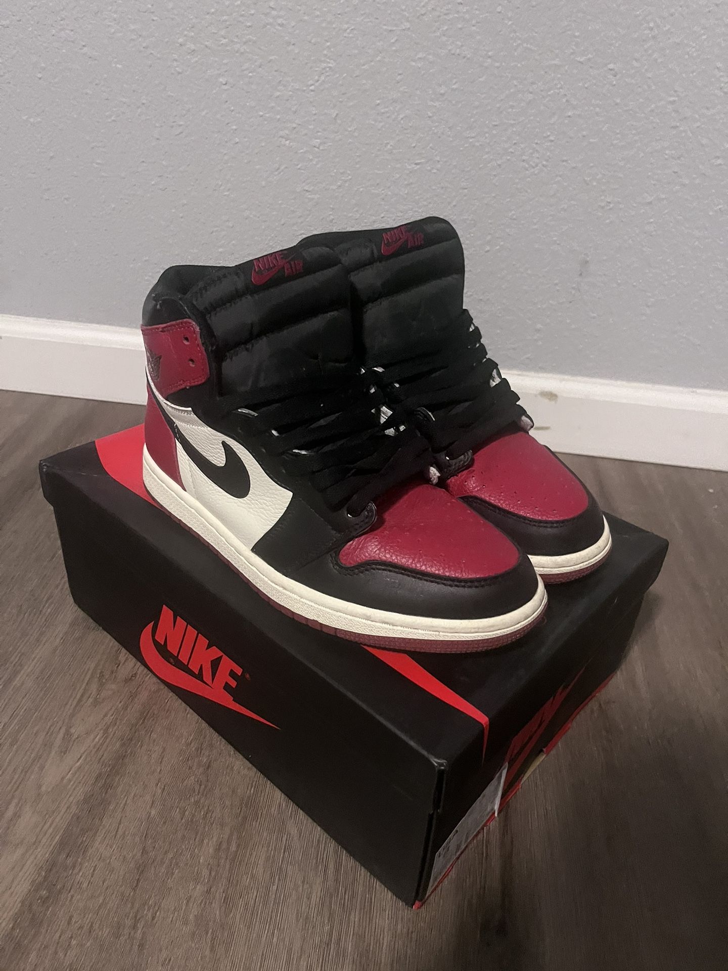 Jordan 1 bred toe