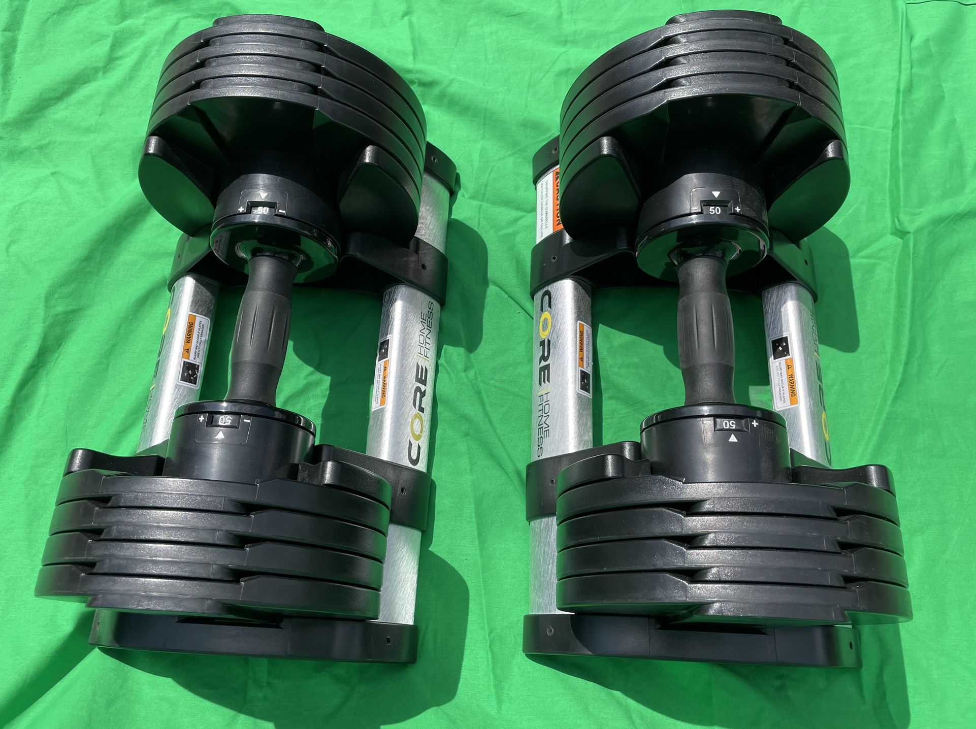 New 5 To 50 LB Adjustable Dumbbells (Core Home Fitnes)