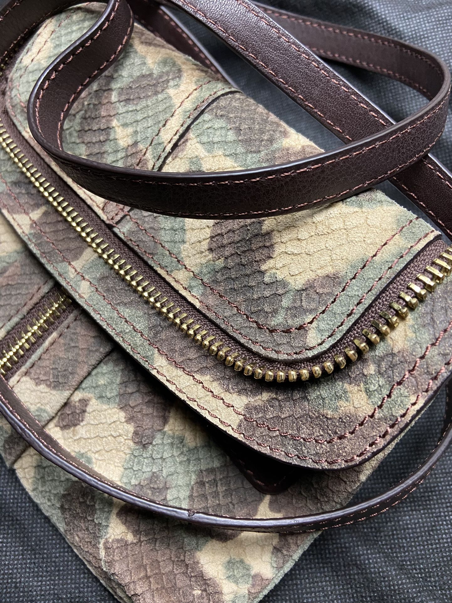 LEATHER CROSSBODY PURSE