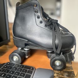 NEW ROLLER SKATES