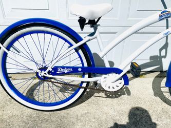 Dodger beach cruiser