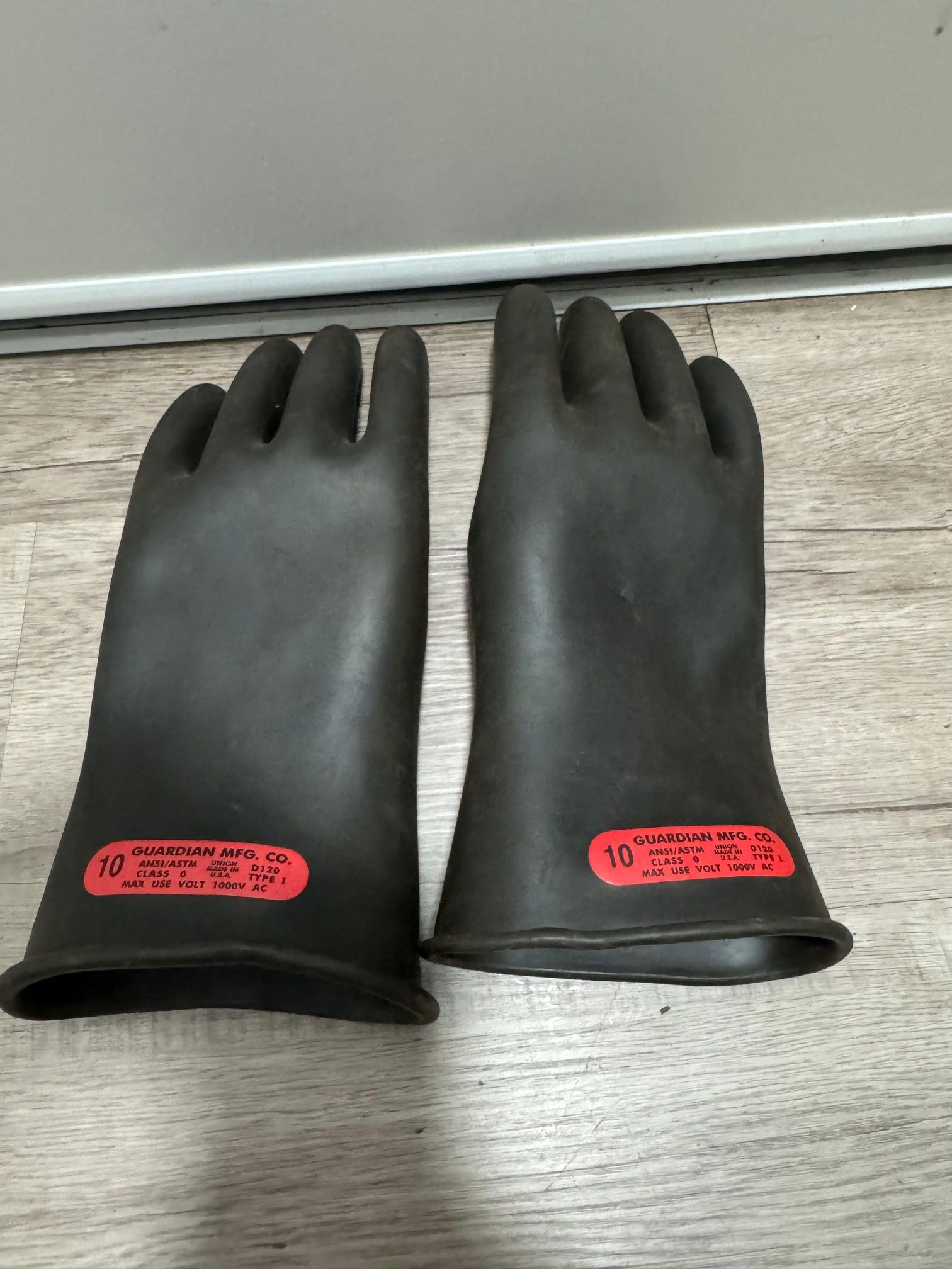 Gloves Electric 1000 Volt.