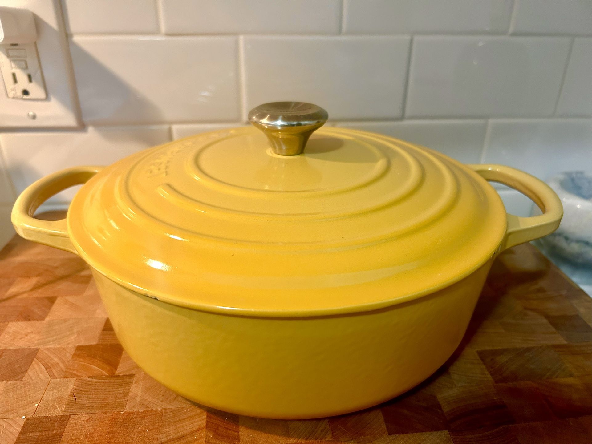 Le Creuset 5.5 qt. Dutch Oven - Nectar