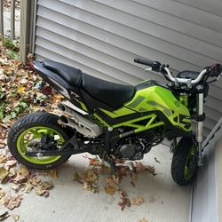 2023 Benelli tnt 135