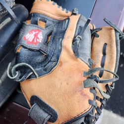 Right Handed Thrower Baseball  glove mitt youth size 10 inches